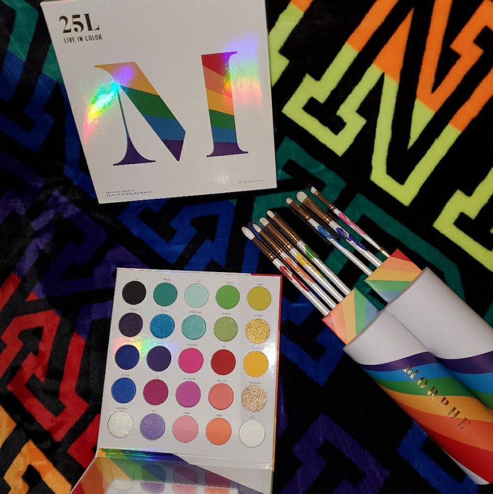Morphe Pride palette & brushes bundle